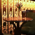 Club House 2*