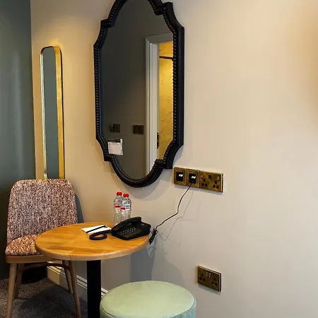 Club House Hotel