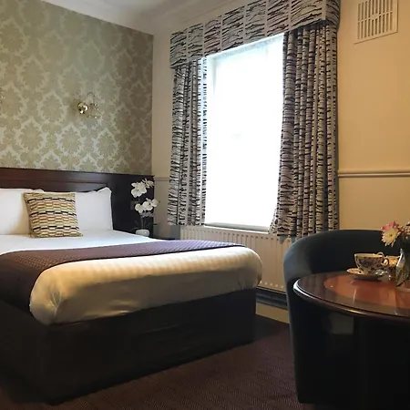 Club House Hotel