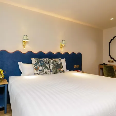 Club House Hotel 2*
