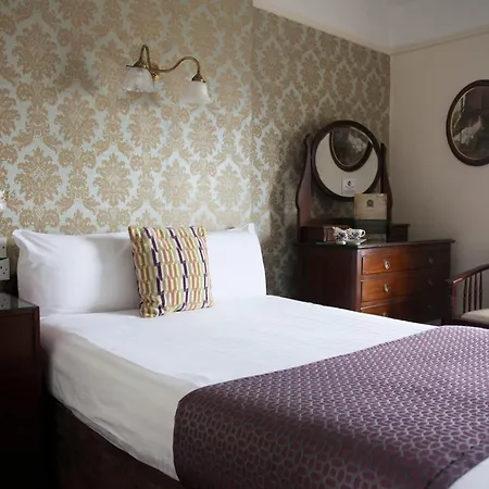 Hotel Club House 2*
