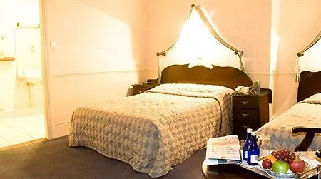 Club House Hotel