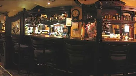 Club House 2*