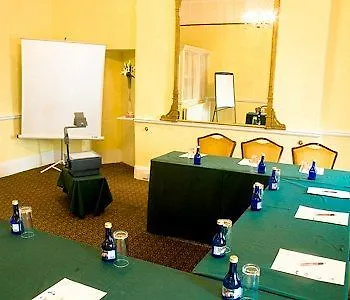 Club House 2*