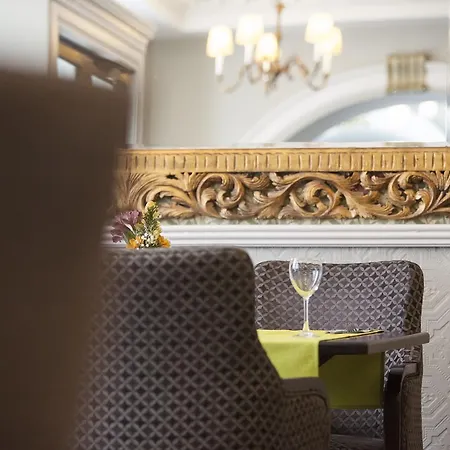 Hotel Club House 2*