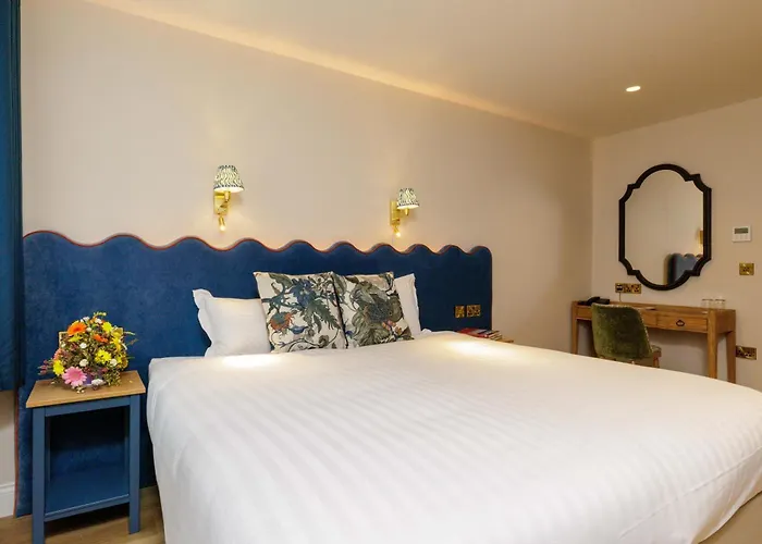 Club House Hotel 2*